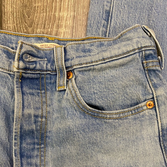 Levi’s Premium Ribcage High Waisted Straight Jeans - Picture 7 of 14